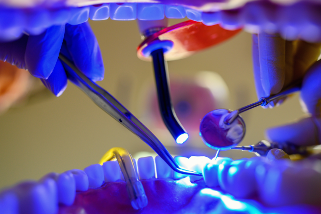 drying dental filling by light curing