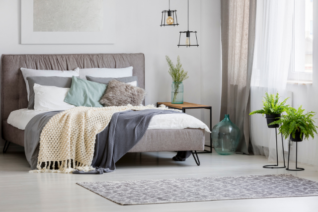 a well furnished bedroom